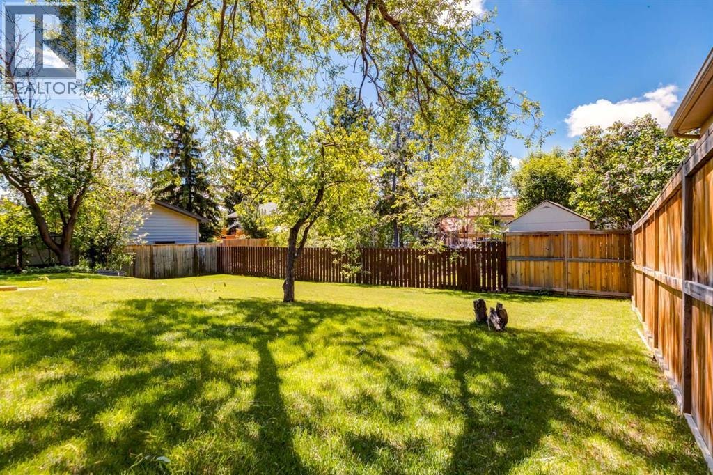 216 Cannington Place SW — photo 31