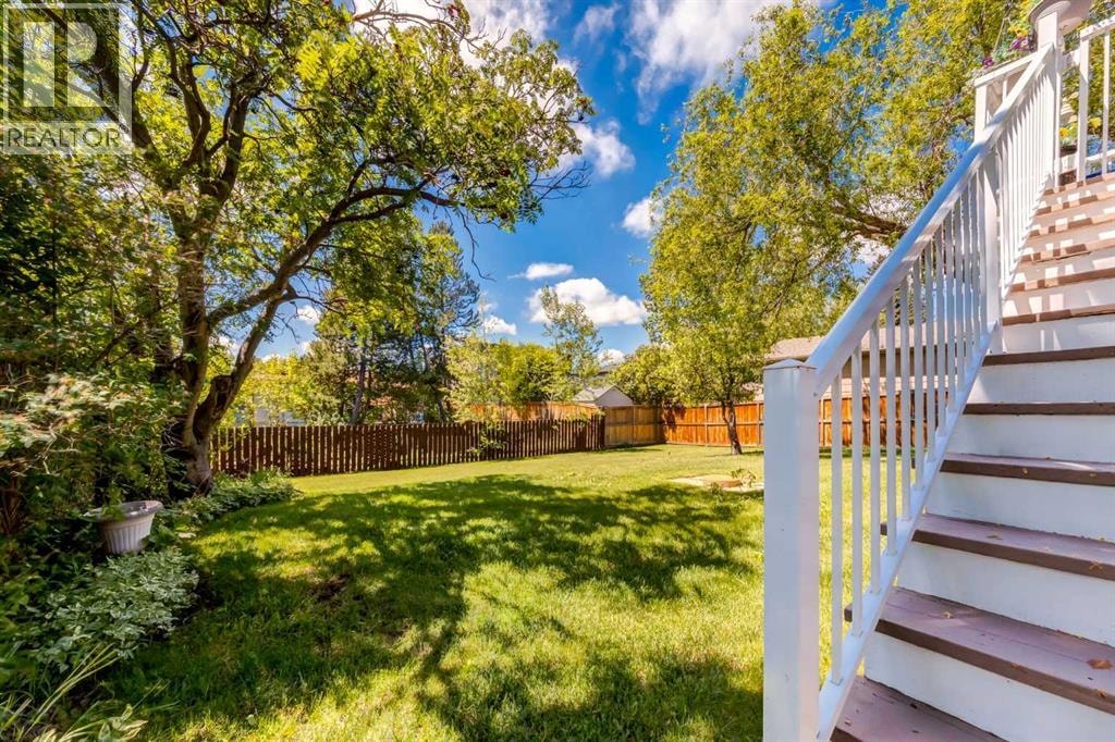 216 Cannington Place SW — photo 32