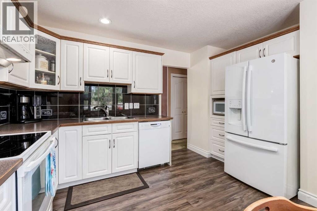 216 Cannington Place SW — photo 5