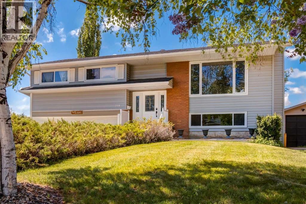 216 Cannington Place SW — photo 1