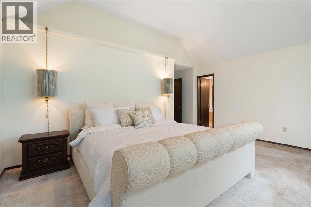 39 Bearspaw Ridge Crescent — photo 32
