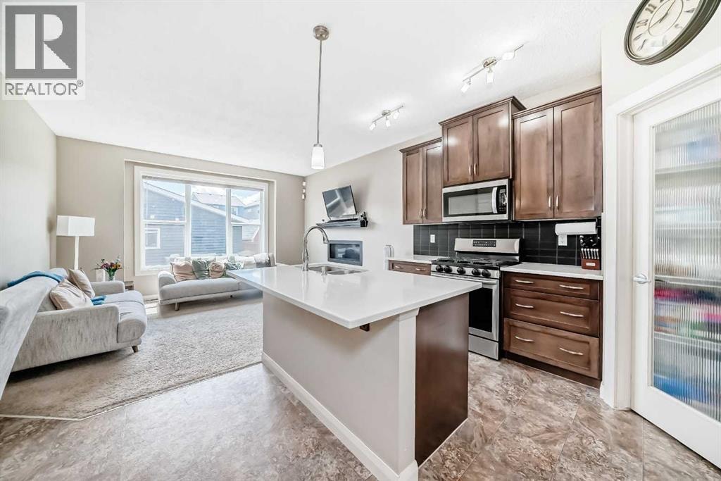 176 Evanspark Gardens — photo 5