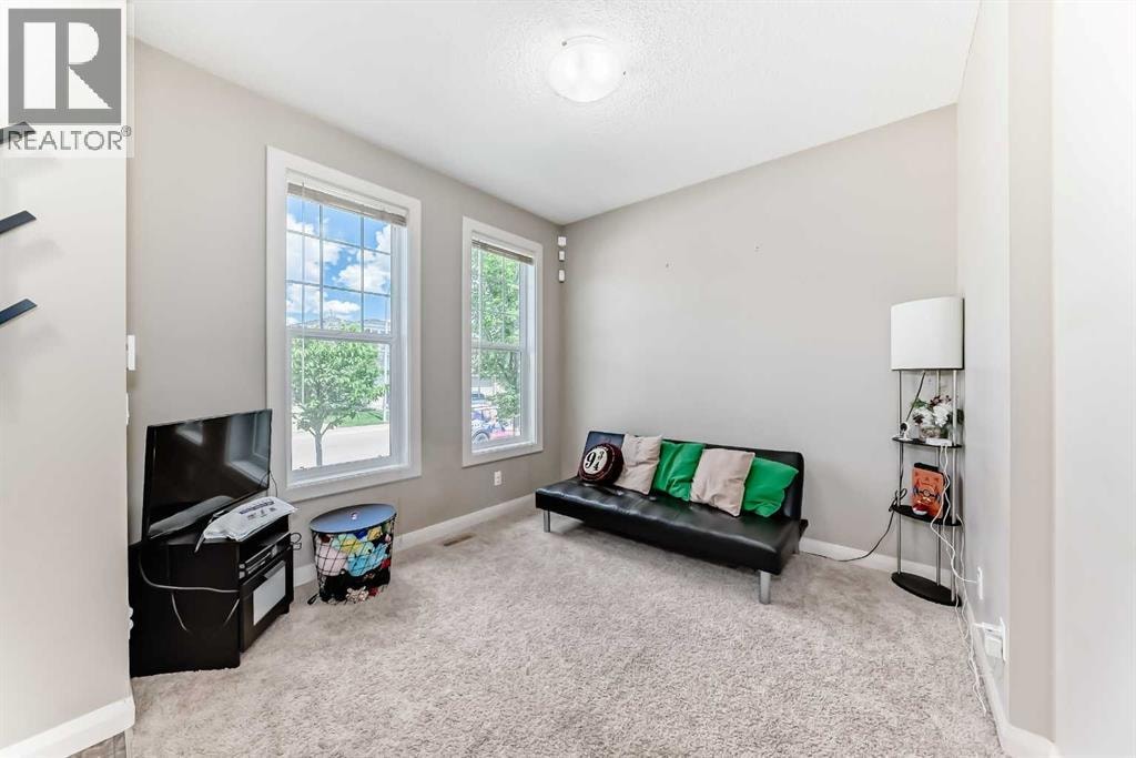 176 Evanspark Gardens — photo 15