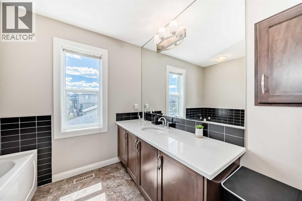 176 Evanspark Gardens — photo 20