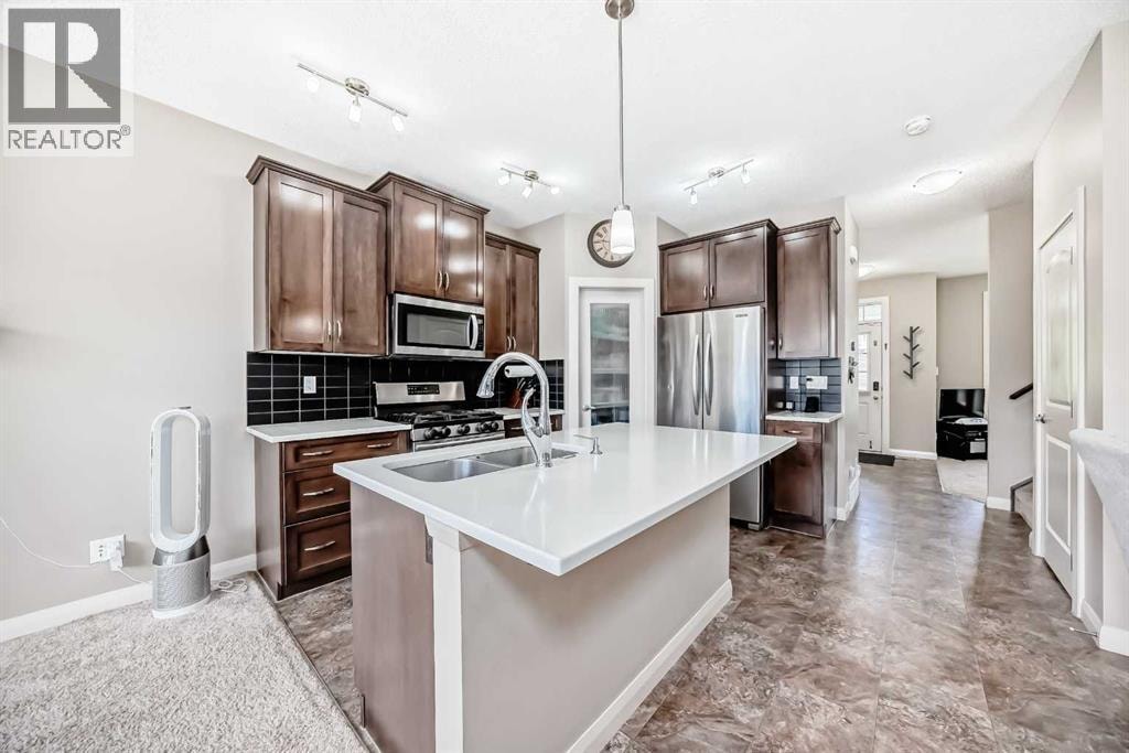 176 Evanspark Gardens — photo 4