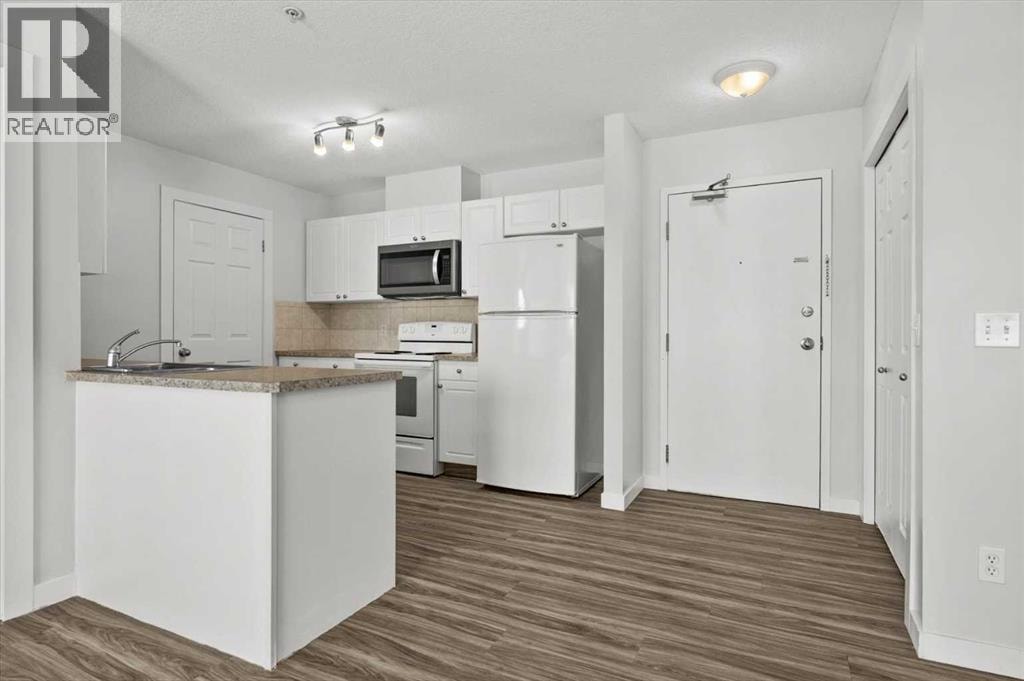 214, 1010 Railway Street — photo 10