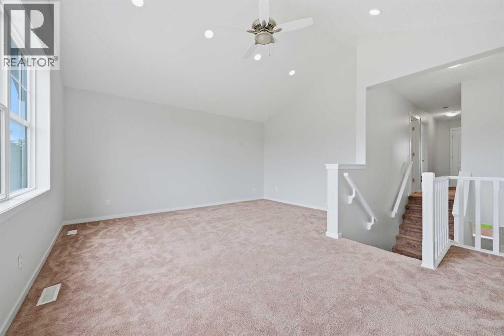 15 Cougarstone Court SW — photo 37
