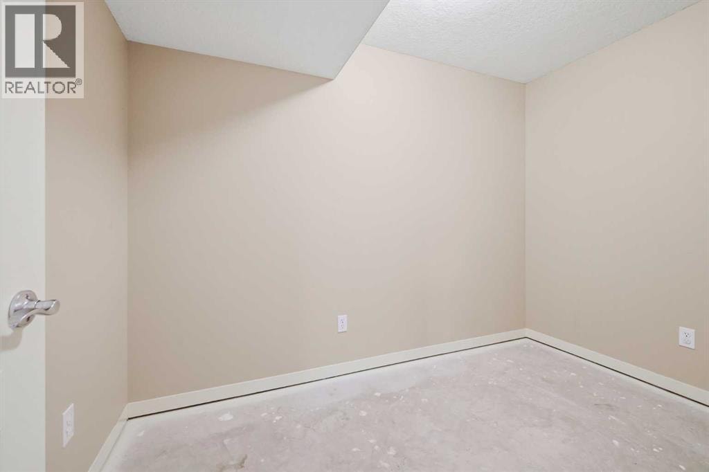 15 Cougarstone Court SW — photo 45