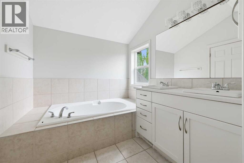 15 Cougarstone Court SW — photo 26