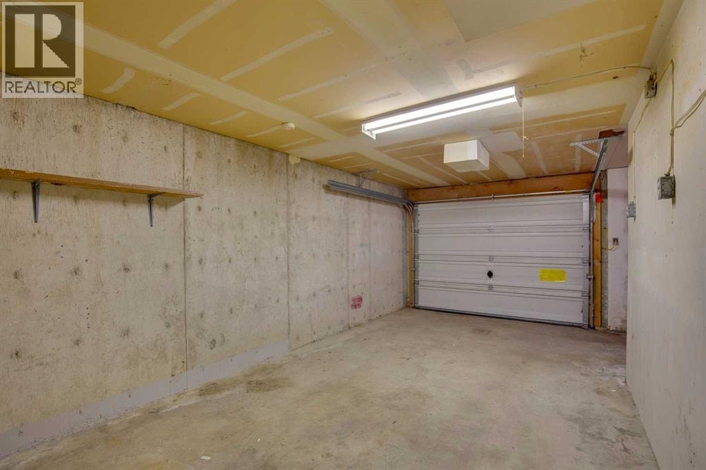 7833 Hunterquay Road NW — photo 15