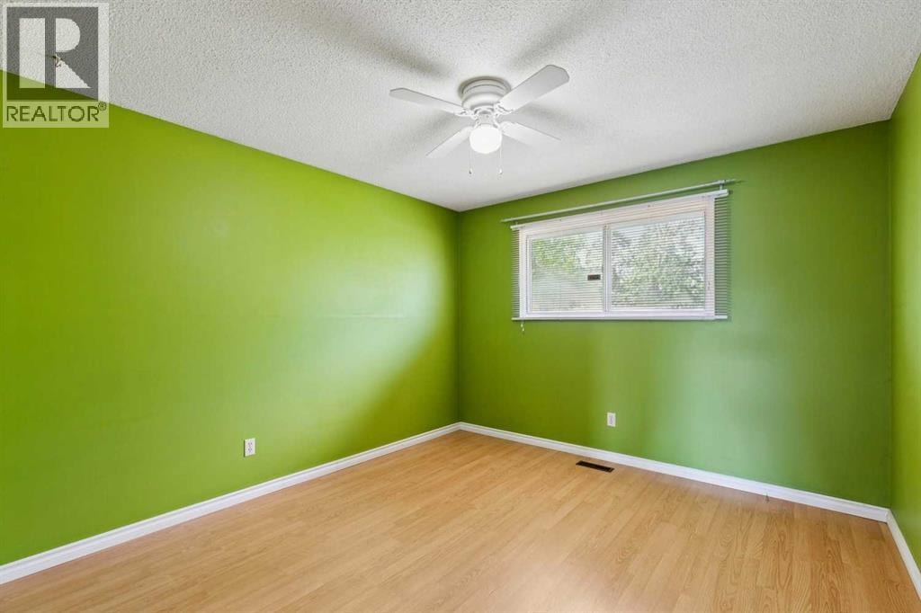 7833 Hunterquay Road NW — photo 10