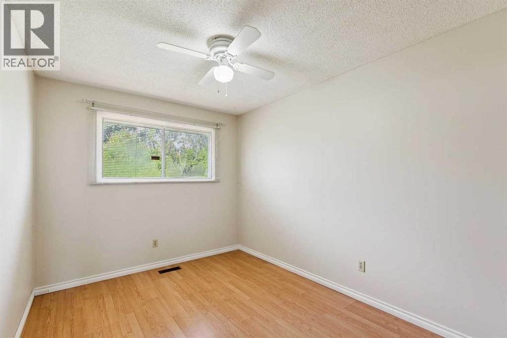 7833 Hunterquay Road NW — photo 9