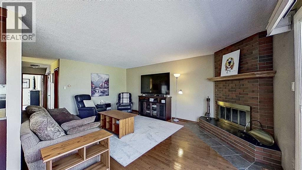 5803 Dalgleish Road NW — photo 5