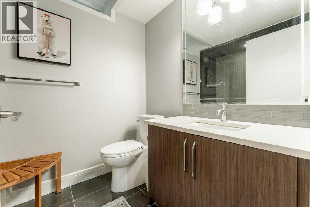 1939 26 Avenue SW — photo 41