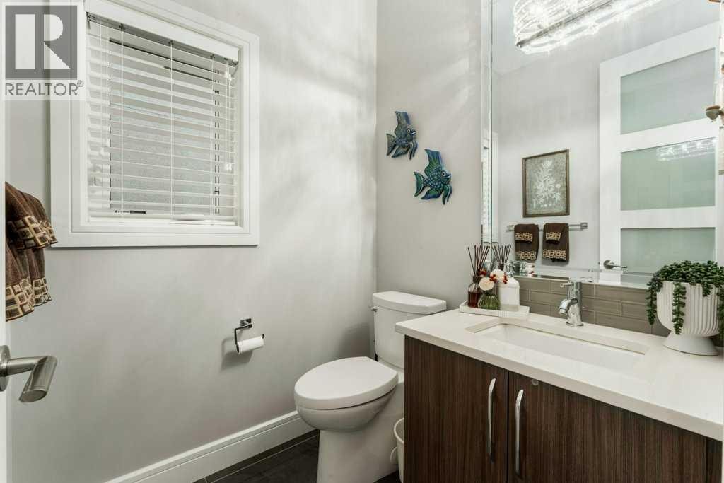 1939 26 Avenue SW — photo 7