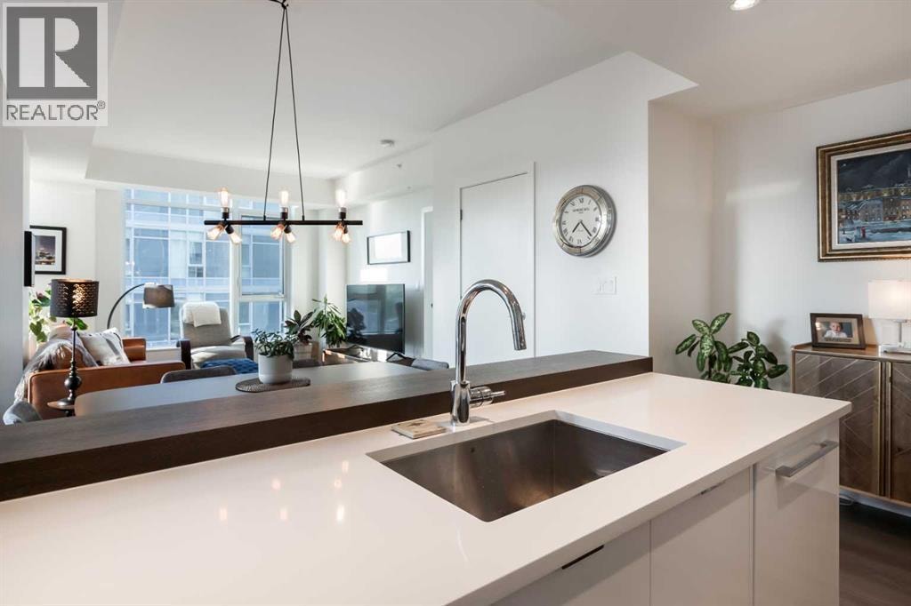 803, 108 Waterfront Court SW — photo 5