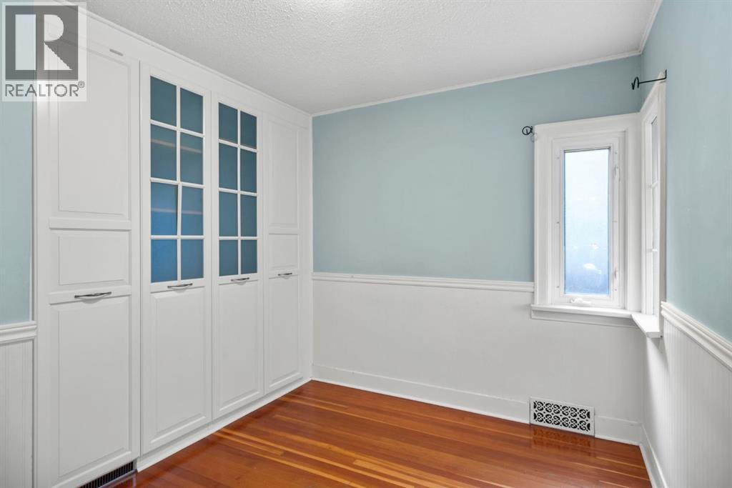 1404 18 Avenue NW — photo 21
