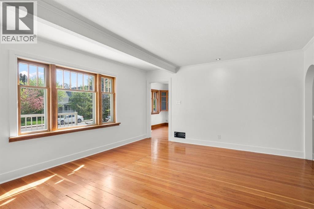 1404 18 Avenue NW — photo 11
