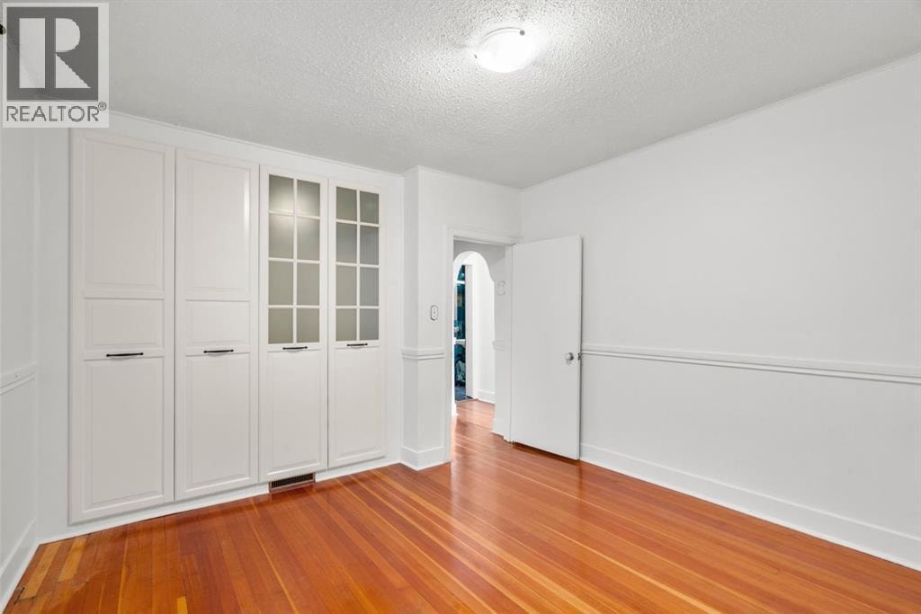 1404 18 Avenue NW — photo 24