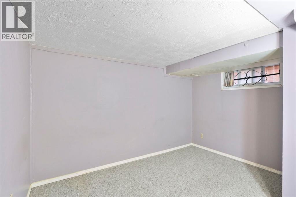 1404 18 Avenue NW — photo 34