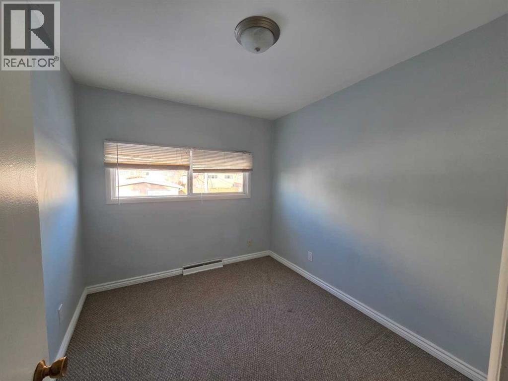 638 640 68 Avenue SW — photo 21