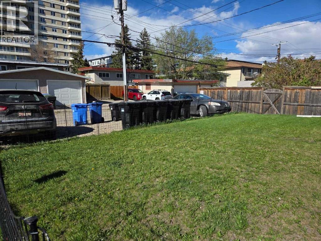 638 640 68 Avenue SW — photo 27