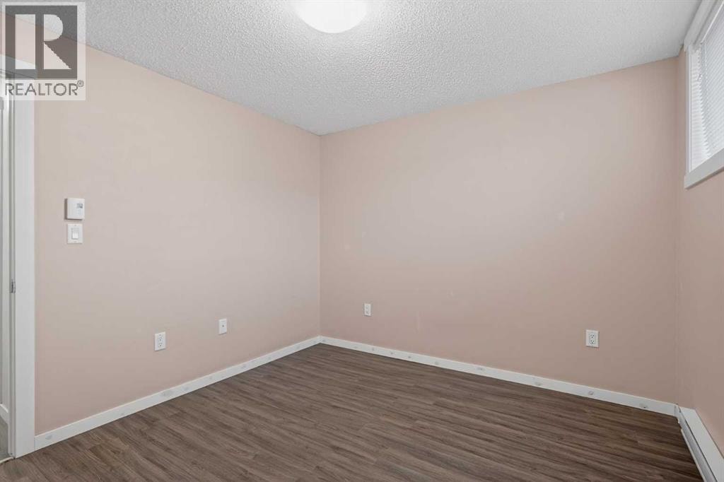 1910, 7451 Falconridge Boulevard NE — photo 20