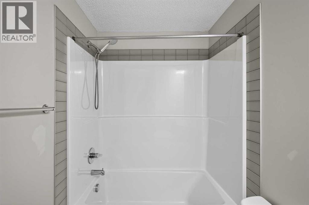 1910, 7451 Falconridge Boulevard NE — photo 23