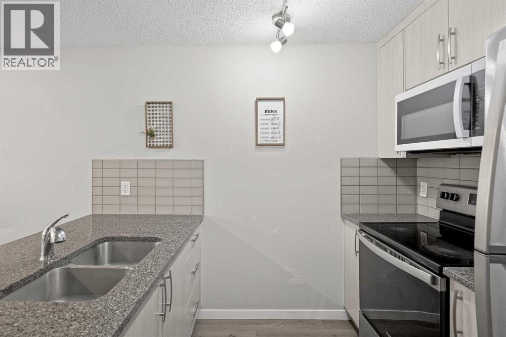 1910, 7451 Falconridge Boulevard NE — photo 17