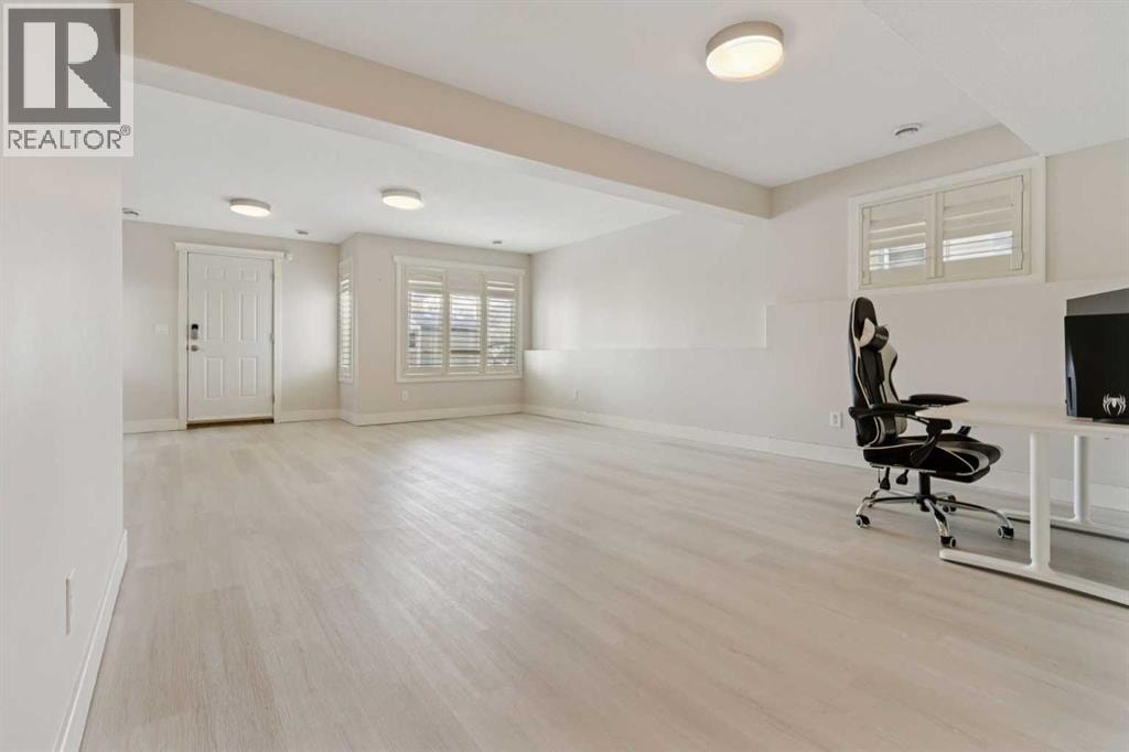 1826 Baywater Street SW — photo 32
