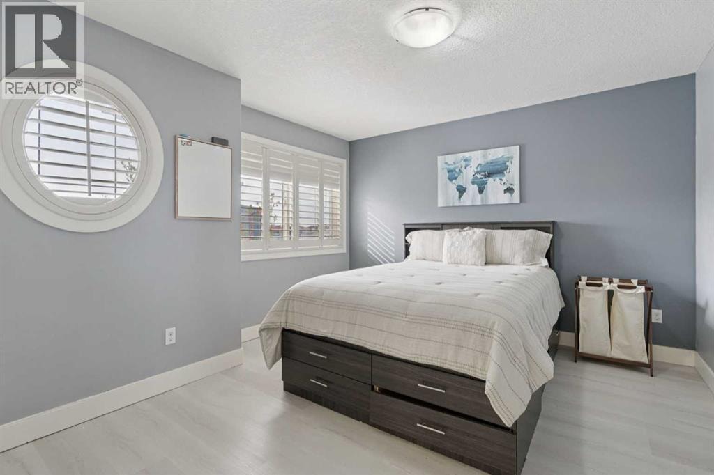 1826 Baywater Street SW — photo 22