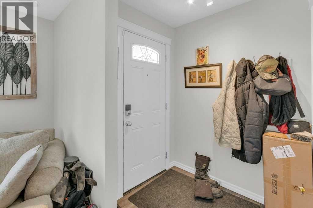 171 Erin Mount Place SE — photo 2