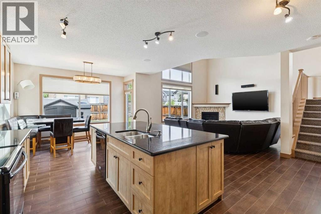 47 Silverado Skies Manor SW — photo 3