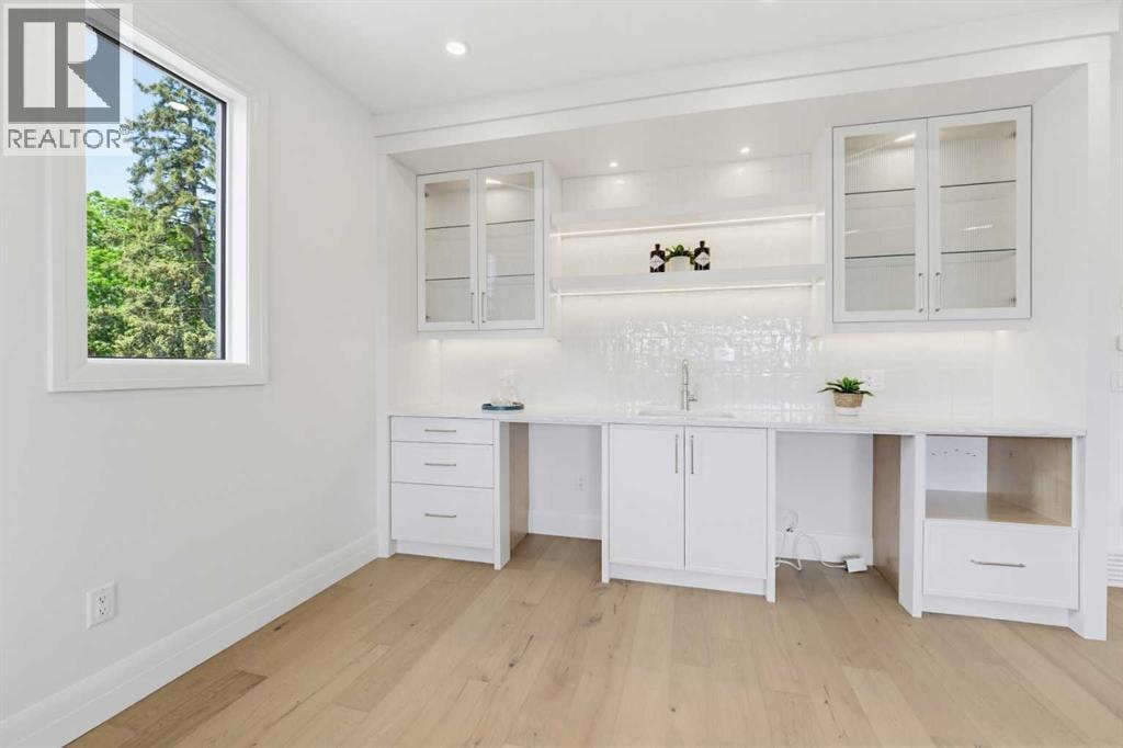 2407 4 Avenue NW — photo 25