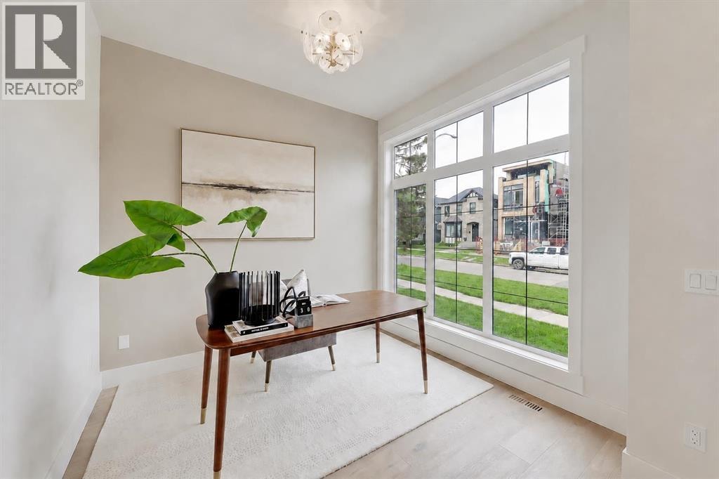 1007 18 Avenue NW — photo 4