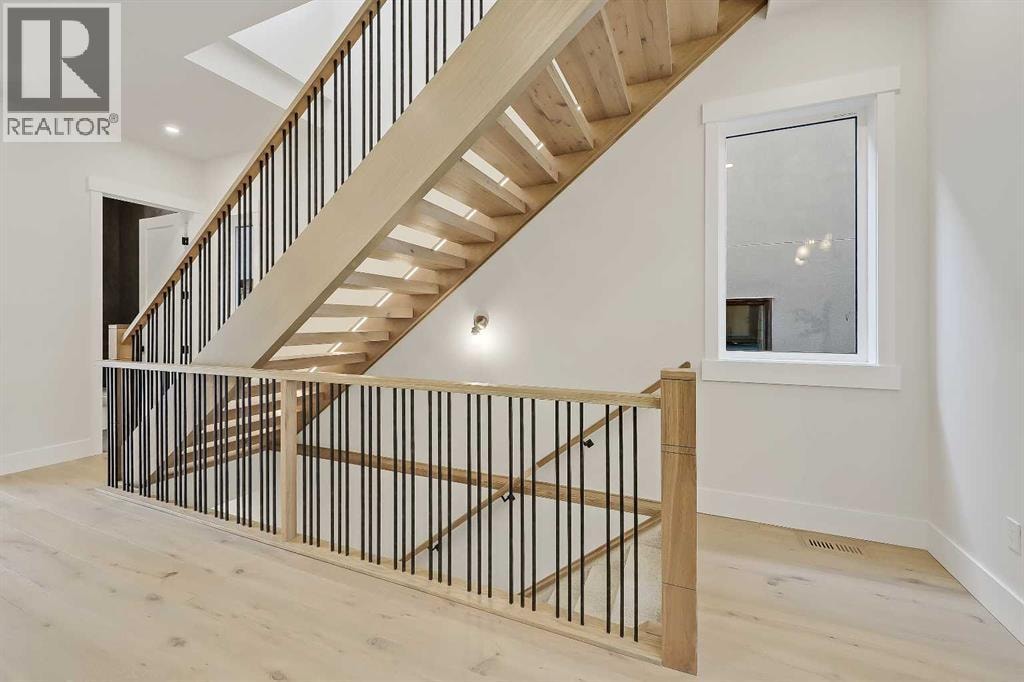 1007 18 Avenue NW — photo 21