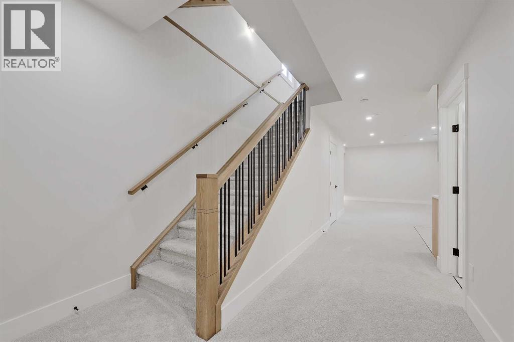 1007 18 Avenue NW — photo 39