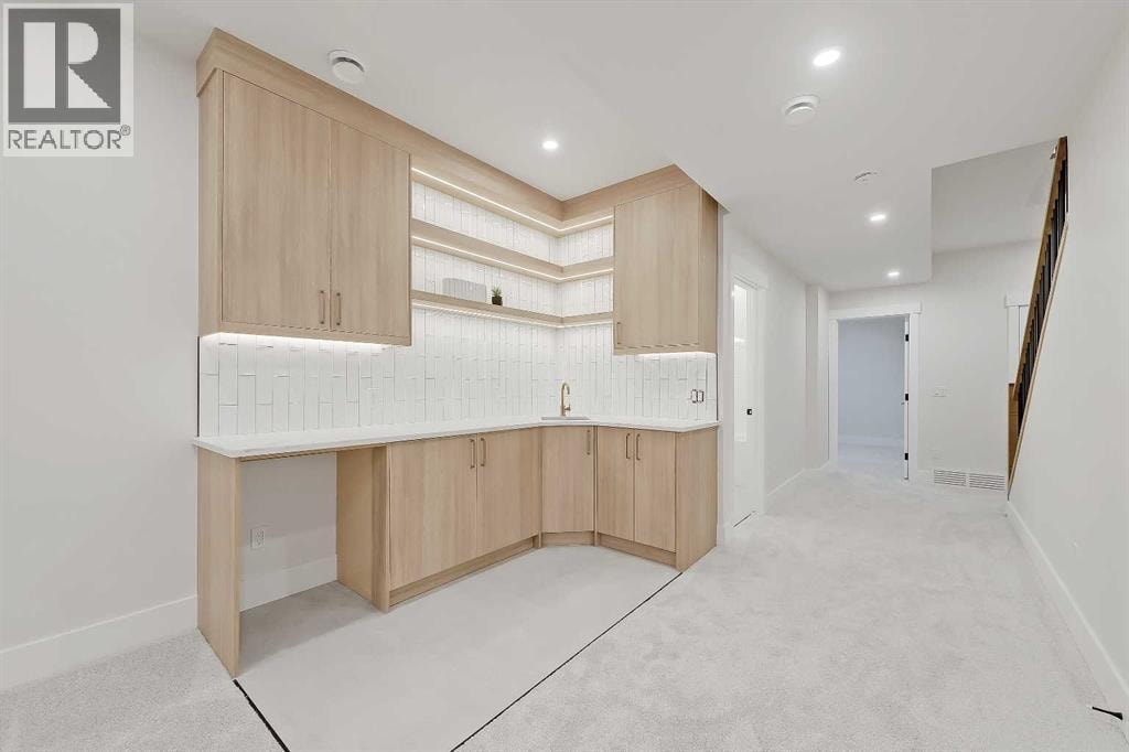 1007 18 Avenue NW — photo 42