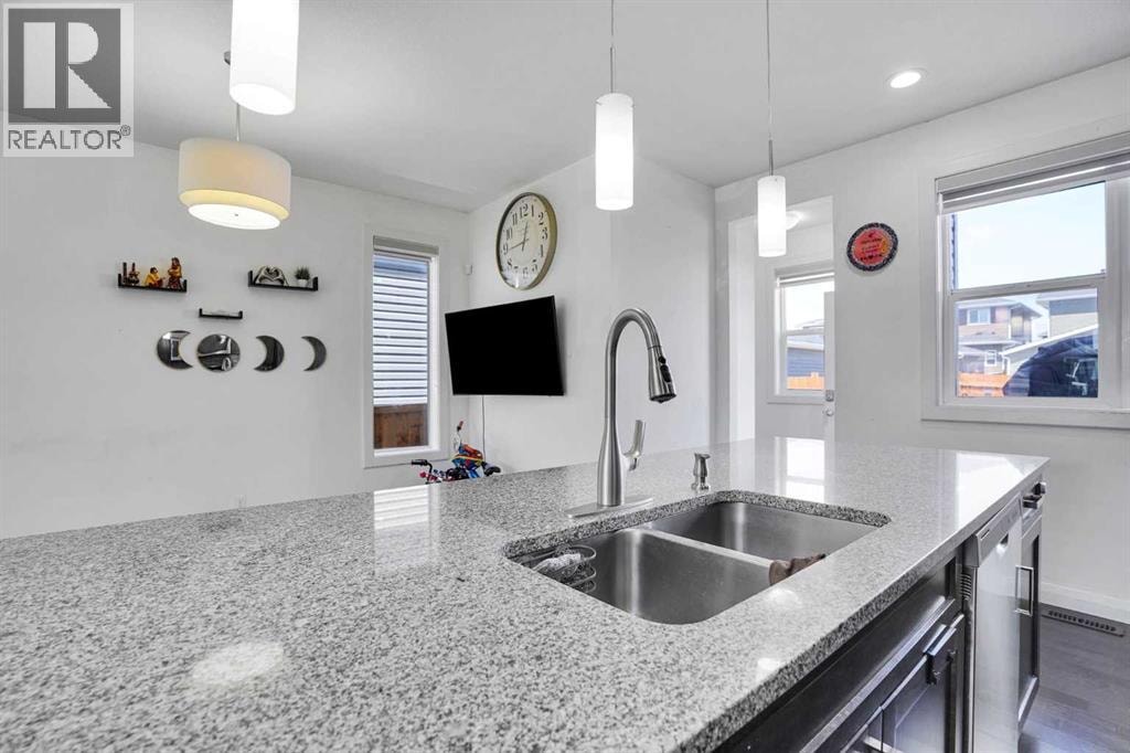 158 Redstone Common NE — photo 13