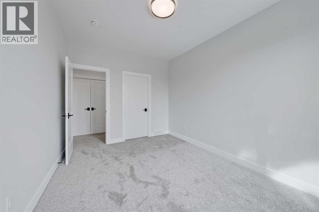 2023 26 Avenue SW — photo 36