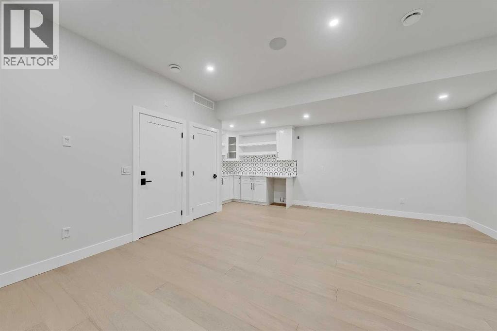 2023 26 Avenue SW — photo 39