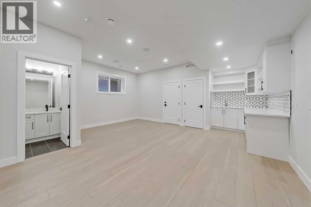 2023 26 Avenue SW — photo 40
