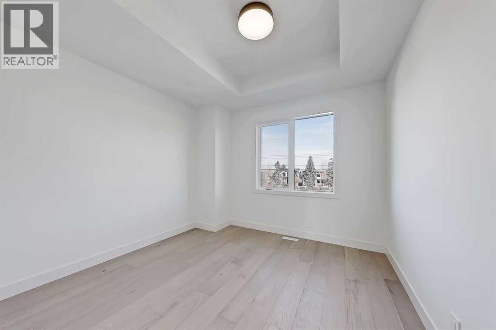 2216 35 Street SW — photo 36