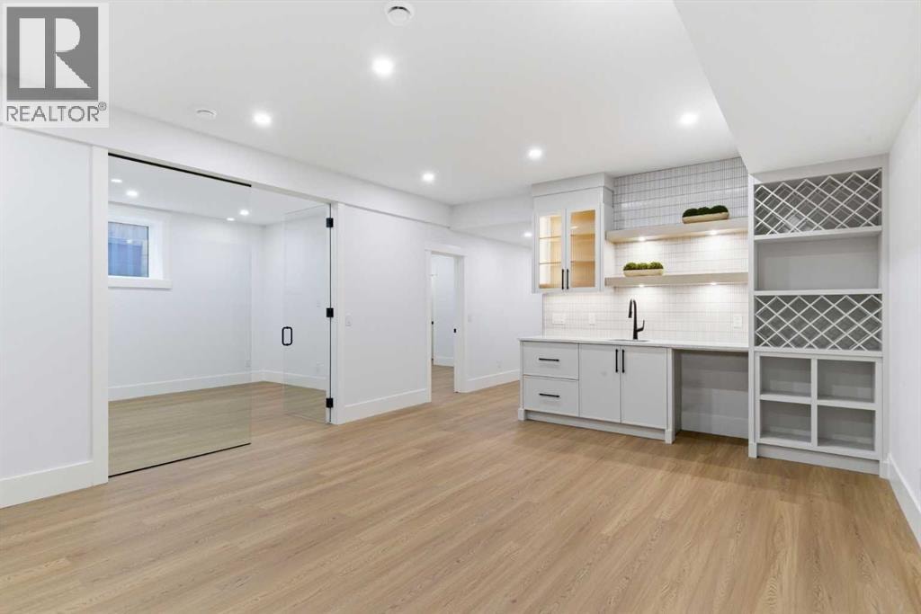 218 19 Avenue NW — photo 42