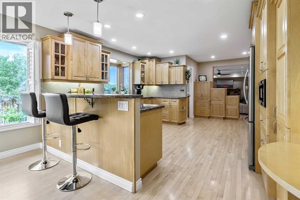 39 Canova Close SW — photo 8