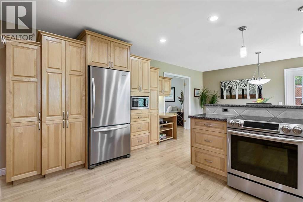 39 Canova Close SW — photo 10