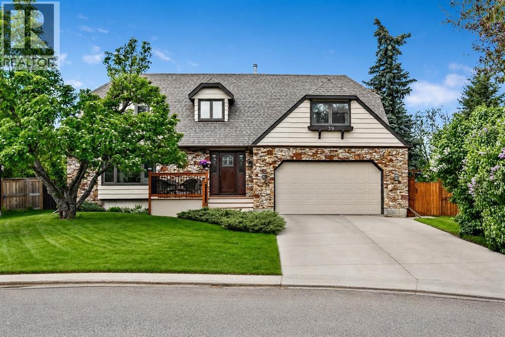 39 Canova Close SW — photo 1