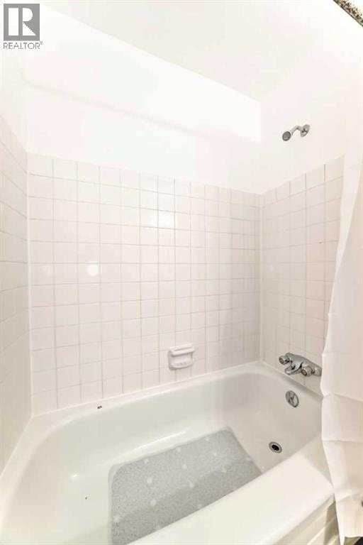 4327 38 Street NE — photo 30