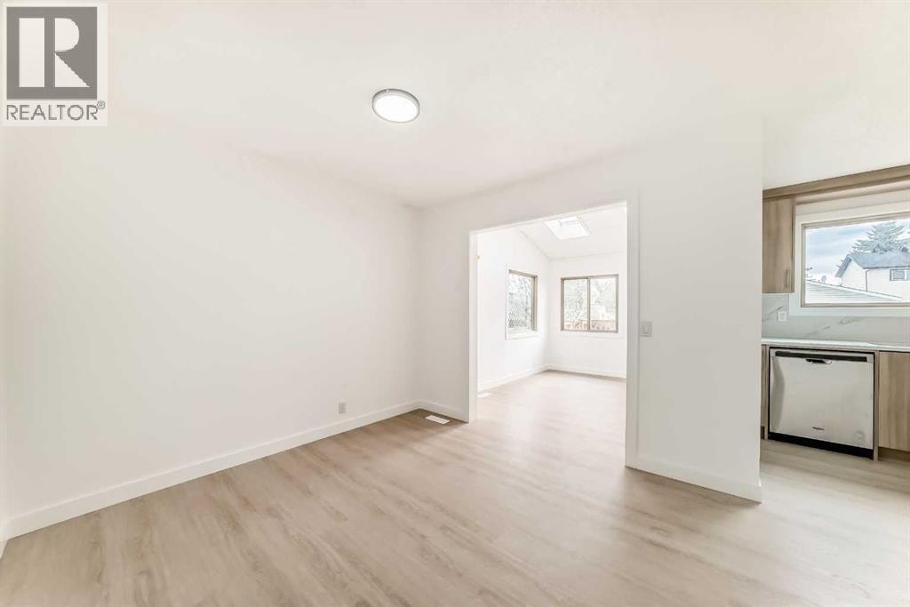 4327 38 Street NE — photo 15