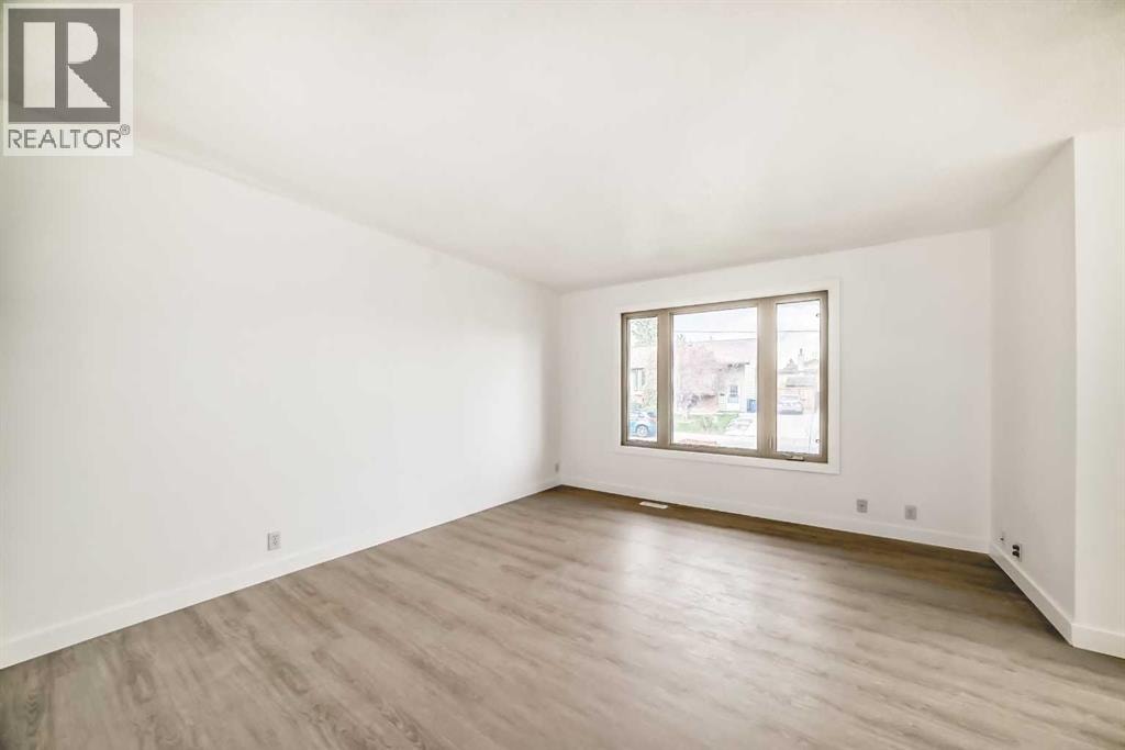 4327 38 Street NE — photo 10